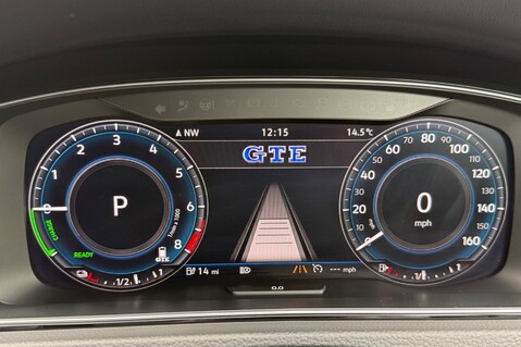Volkswagen Golf GTE ADVANCE DSG - REVERSE CAMERA - LANE ASSIST -KEYLESS -WINTER PACK -LEDS 41