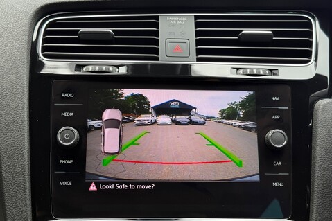 Volkswagen Golf GTE ADVANCE DSG - REVERSE CAMERA - LANE ASSIST -KEYLESS -WINTER PACK -LEDS 13