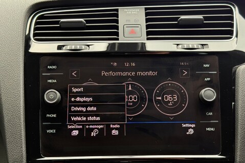 Volkswagen Golf GTE ADVANCE DSG - REVERSE CAMERA - LANE ASSIST -KEYLESS -WINTER PACK -LEDS 45