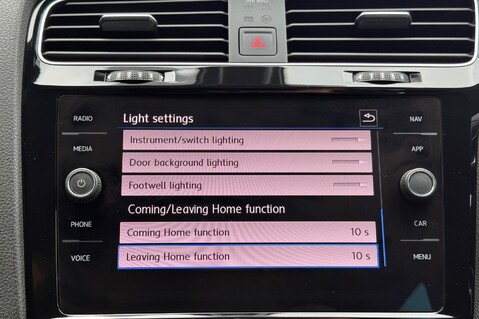 Volkswagen Golf GTE ADVANCE DSG - REVERSE CAMERA - LANE ASSIST -KEYLESS -WINTER PACK -LEDS 49