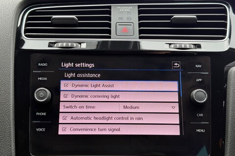 Volkswagen Golf GTE ADVANCE DSG - REVERSE CAMERA - LANE ASSIST -KEYLESS -WINTER PACK -LEDS 50