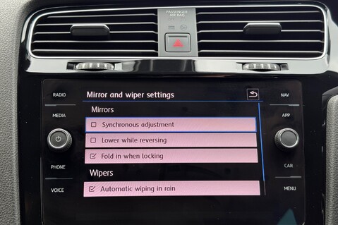 Volkswagen Golf GTE ADVANCE DSG - REVERSE CAMERA - LANE ASSIST -KEYLESS -WINTER PACK -LEDS 52