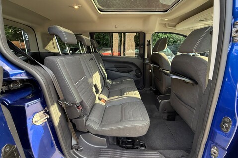 Ford Grand Tourneo Connect TITANIUM TDCI AUTOMATIC - 5 SEATER - PANORAMIC ROOF 25