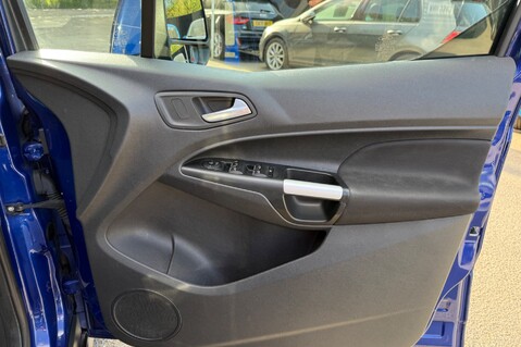 Ford Grand Tourneo Connect TITANIUM TDCI AUTOMATIC - 5 SEATER - PANORAMIC ROOF 31