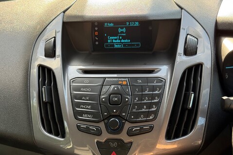 Ford Grand Tourneo Connect TITANIUM TDCI AUTOMATIC - 5 SEATER - PANORAMIC ROOF 37