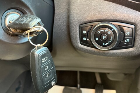 Ford Grand Tourneo Connect TITANIUM TDCI AUTOMATIC - 5 SEATER - PANORAMIC ROOF 40