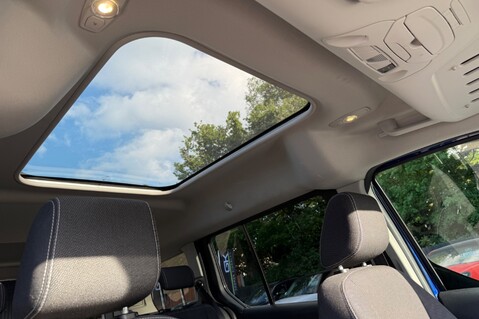 Ford Grand Tourneo Connect TITANIUM TDCI AUTOMATIC - 5 SEATER - PANORAMIC ROOF 43