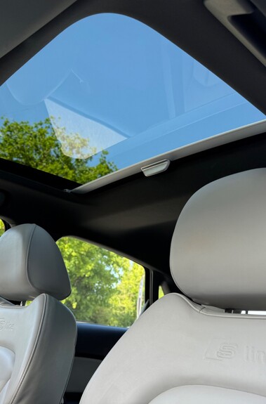 Audi A1 SPORTBACK TFSI S LINE AUTOMATIC -PAN ROOF -BOSE -EXCLUSIVE LEATHER -H/SEATS 