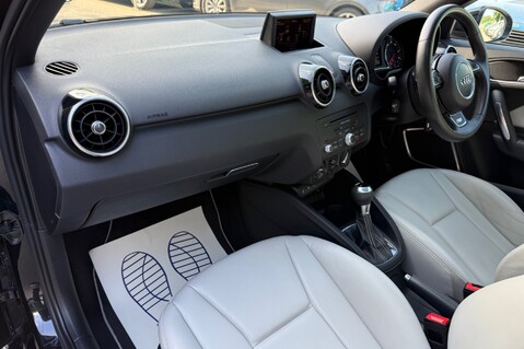Audi A1 SPORTBACK TFSI S LINE 22
