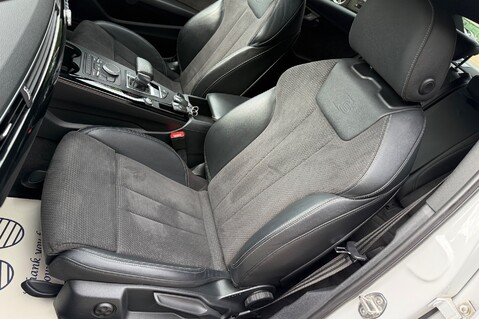 Audi A4 TFSI BLACK EDITION MHEV - ONE OWNER FROM NEW - FULL AUDI SERVICE HISTORY 3