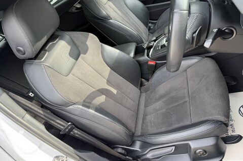 Audi A4 TFSI BLACK EDITION MHEV - ONE OWNER FROM NEW - FULL AUDI SERVICE HISTORY 33