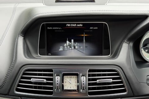 Mercedes-Benz E Class E400 AMG LINE - APPLE CAR PLAY - AIRSCARF - HARMAN KARDON -REMOTE ROOF MOD 42