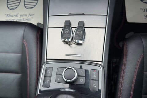 Mercedes-Benz E Class E400 AMG LINE - APPLE CAR PLAY - AIRSCARF - HARMAN KARDON -REMOTE ROOF MOD 46
