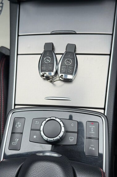 Mercedes-Benz E Class E400 AMG LINE - APPLE CAR PLAY - AIRSCARF - HARMAN KARDON -REMOTE ROOF MOD 
