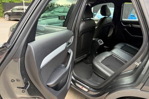 Audi Q3 Audi Q3 TFSI QUATTRO S LINE S Tronic quattro  24