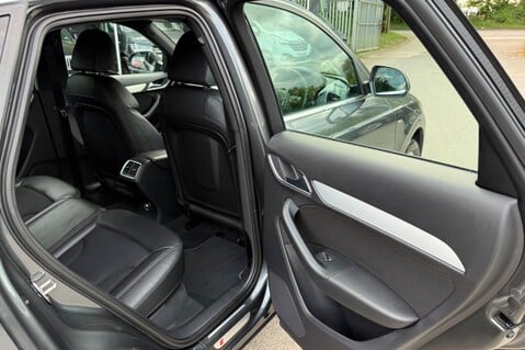 Audi Q3 Audi Q3 TFSI QUATTRO S LINE S Tronic quattro  28