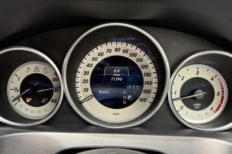 Mercedes-Benz E Class E350 BLUETEC AMG LINE E350d V6 BlueTEC  42