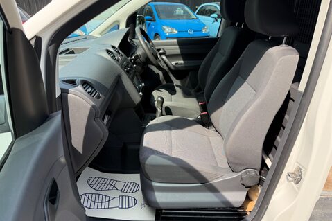 Volkswagen Caddy C20 TDI STARTLINE - NO VAT -APPLE CAR PLAY -MARCH 2026 MOT - 18 INCH ALLOYS 24