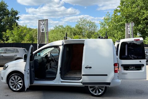 Volkswagen Caddy C20 TDI STARTLINE - NO VAT -APPLE CAR PLAY -MARCH 2026 MOT - 18 INCH ALLOYS 23