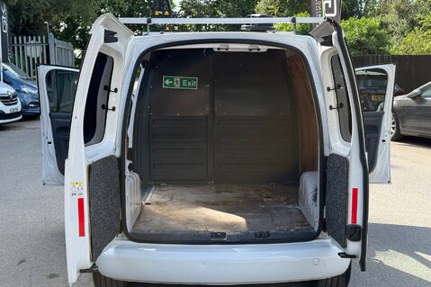 Volkswagen Caddy C20 TDI STARTLINE - NO VAT -APPLE CAR PLAY -MARCH 2026 MOT - 18 INCH ALLOYS 13