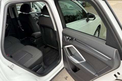 Audi Q3 TDI QUATTRO SPORT - ONE OWNER FROM NEW 32