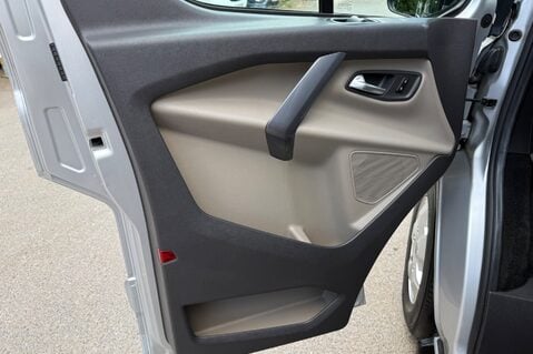 Ford Tourneo Custom 310 TITANIUM L2 TDCI AUTOMATIC LWB LONG WHEEL BASE 9 SEATER  21