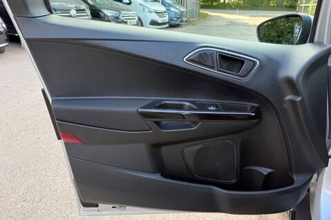 Ford B-Max TITANIUM AUTOMATIC - LOW MILEAGE 22