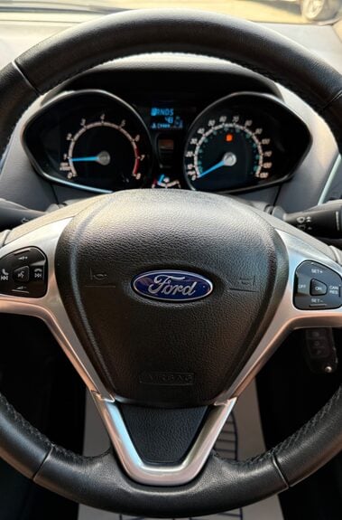 Ford B-Max TITANIUM AUTOMATIC - LOW MILEAGE 