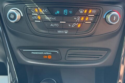 Ford B-Max TITANIUM AUTOMATIC - LOW MILEAGE 32