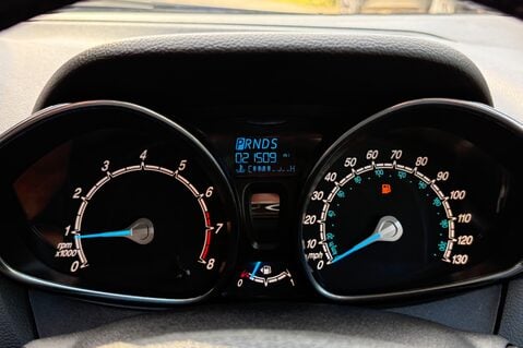 Ford B-Max TITANIUM AUTOMATIC - LOW MILEAGE 33