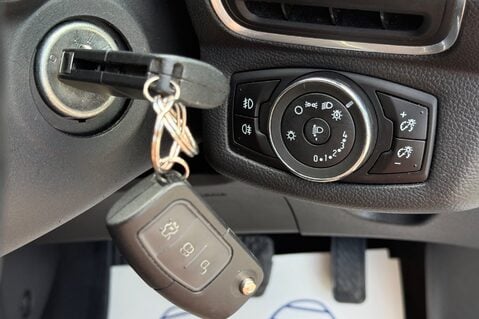 Ford B-Max TITANIUM AUTOMATIC - LOW MILEAGE 37