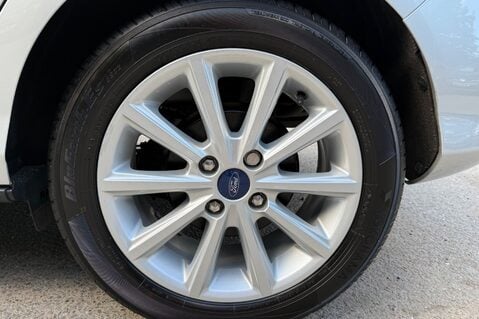 Ford B-Max TITANIUM AUTOMATIC - LOW MILEAGE 46