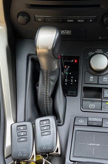 Lexus NX 300H PREMIER - IVORY LEATHER INTERIOR - HUD - 360 CAMERAS 