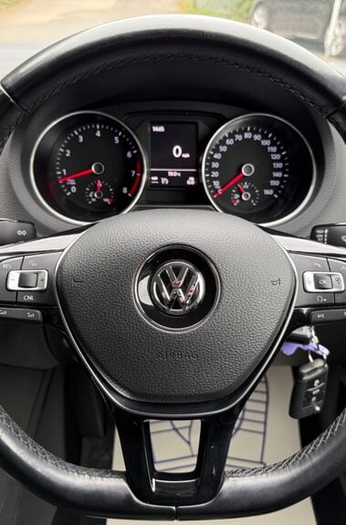Volkswagen Polo SEL TSI -£20 ROAD TAX -NEW MOT & SERVICE - CRUISE CONTROL - PARKING SENSORS 