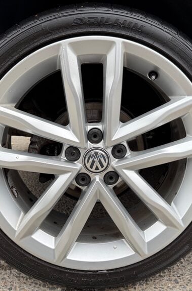 Volkswagen Polo SEL TSI -£20 ROAD TAX -NEW MOT & SERVICE - CRUISE CONTROL - PARKING SENSORS 