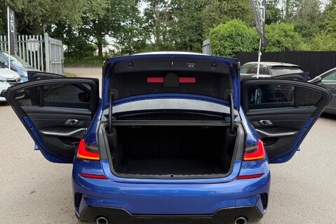 BMW 3 Series 320D M SPORT - 9 BMW SERVICES RECORDED - HARMAN KARDON -COMFORT PACK 22