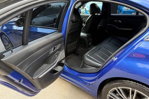BMW 3 Series 320D M SPORT - 9 BMW SERVICES RECORDED - HARMAN KARDON -COMFORT PACK 29