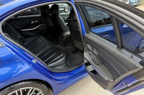 BMW 3 Series 320D M SPORT - 9 BMW SERVICES RECORDED - HARMAN KARDON -COMFORT PACK 30
