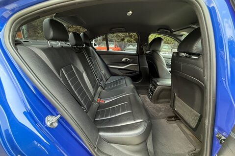 BMW 3 Series 320D M SPORT - 9 BMW SERVICES RECORDED - HARMAN KARDON -COMFORT PACK 17