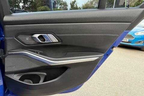 BMW 3 Series 320D M SPORT - 9 BMW SERVICES RECORDED - HARMAN KARDON -COMFORT PACK 33