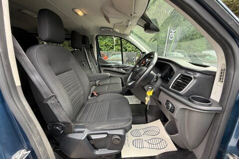 Ford Transit Custom 300 LIMITED L1 H1 AUTOMATIC 6 SEATER CREWVAN -NO VAT -CAMERA -WETBELT DONE 25