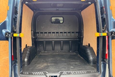 Ford Transit Custom 300 LIMITED L1 H1 AUTOMATIC 6 SEATER CREWVAN -NO VAT -CAMERA -WETBELT DONE 39
