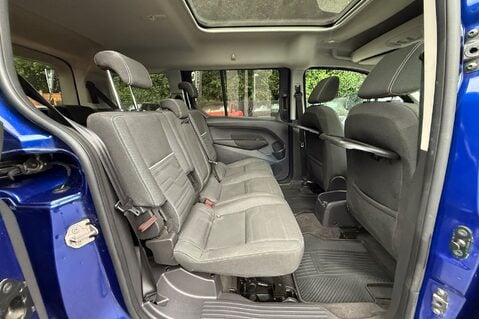 Ford Grand Tourneo Connect TITANIUM TDCI AUTOMATIC - PANORAMIC ROOF - 7 SEATER  17