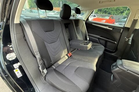 Ford Mondeo TITANIUM HEV - £20 ROAD TAX! - 1 OWNER - FSH WITH 9 SERVICES 27