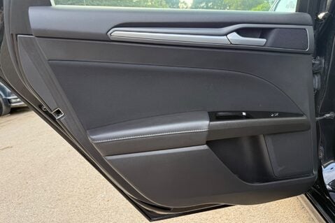 Ford Mondeo TITANIUM HEV - £20 ROAD TAX! - 1 OWNER - FSH WITH 9 SERVICES 28