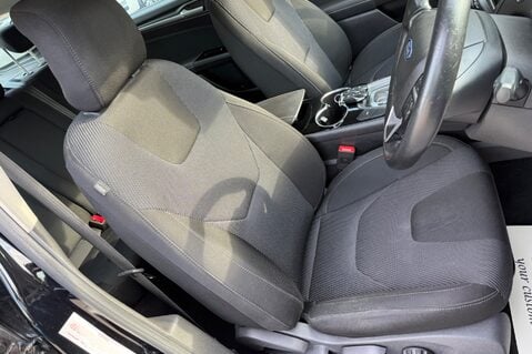 Ford Mondeo TITANIUM HEV - £20 ROAD TAX! - 1 OWNER - FSH WITH 9 SERVICES 29
