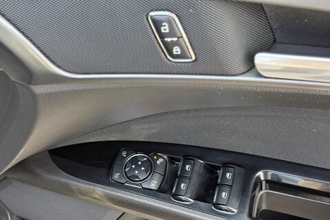 Ford Mondeo TITANIUM HEV - £20 ROAD TAX! - 1 OWNER - FSH WITH 9 SERVICES 34