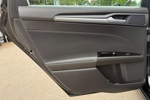 Ford Mondeo TITANIUM HEV - £20 ROAD TAX - 1 OWNER - FSH WITH 9 SERVICES 26