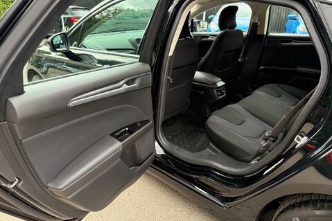 Ford Mondeo TITANIUM HEV - £20 ROAD TAX - 1 OWNER - FSH WITH 9 SERVICES 27