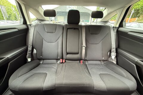 Ford Mondeo TITANIUM HEV - £20 ROAD TAX - 1 OWNER - FSH WITH 9 SERVICES 18
